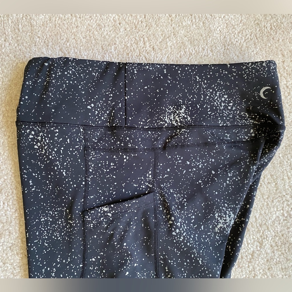ZYIA Active Light n Tight Hi-rise 7/8, 24” inseam leggings, LIKE NEW. Size 16-18